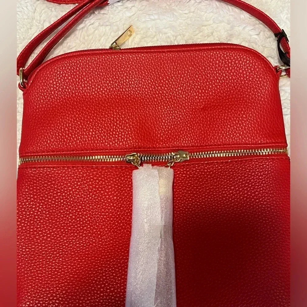 Deluxity Los Angeles Red Women Crossbody Messenger New with tags.